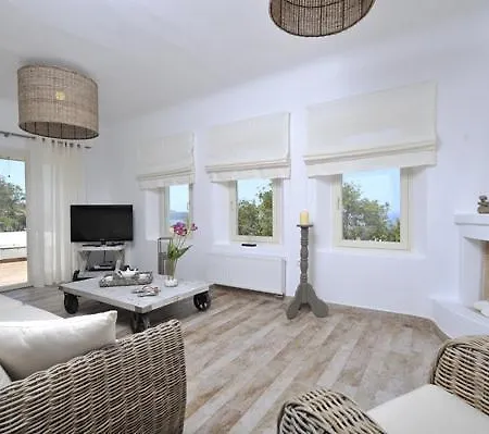 Paros Butterfly Villas Pounda Room photo