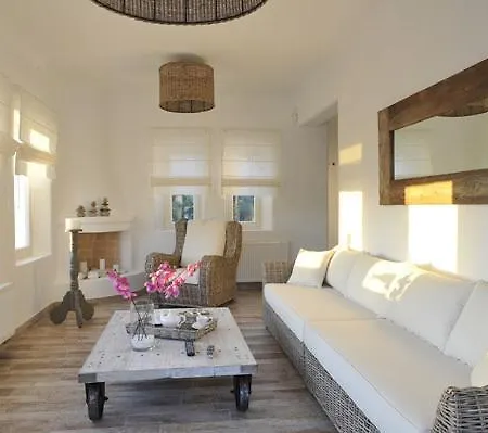 Paros Butterfly Villas Pounda Room photo