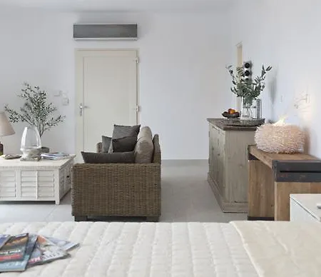 Paros Butterfly Villas Pounda Room photo